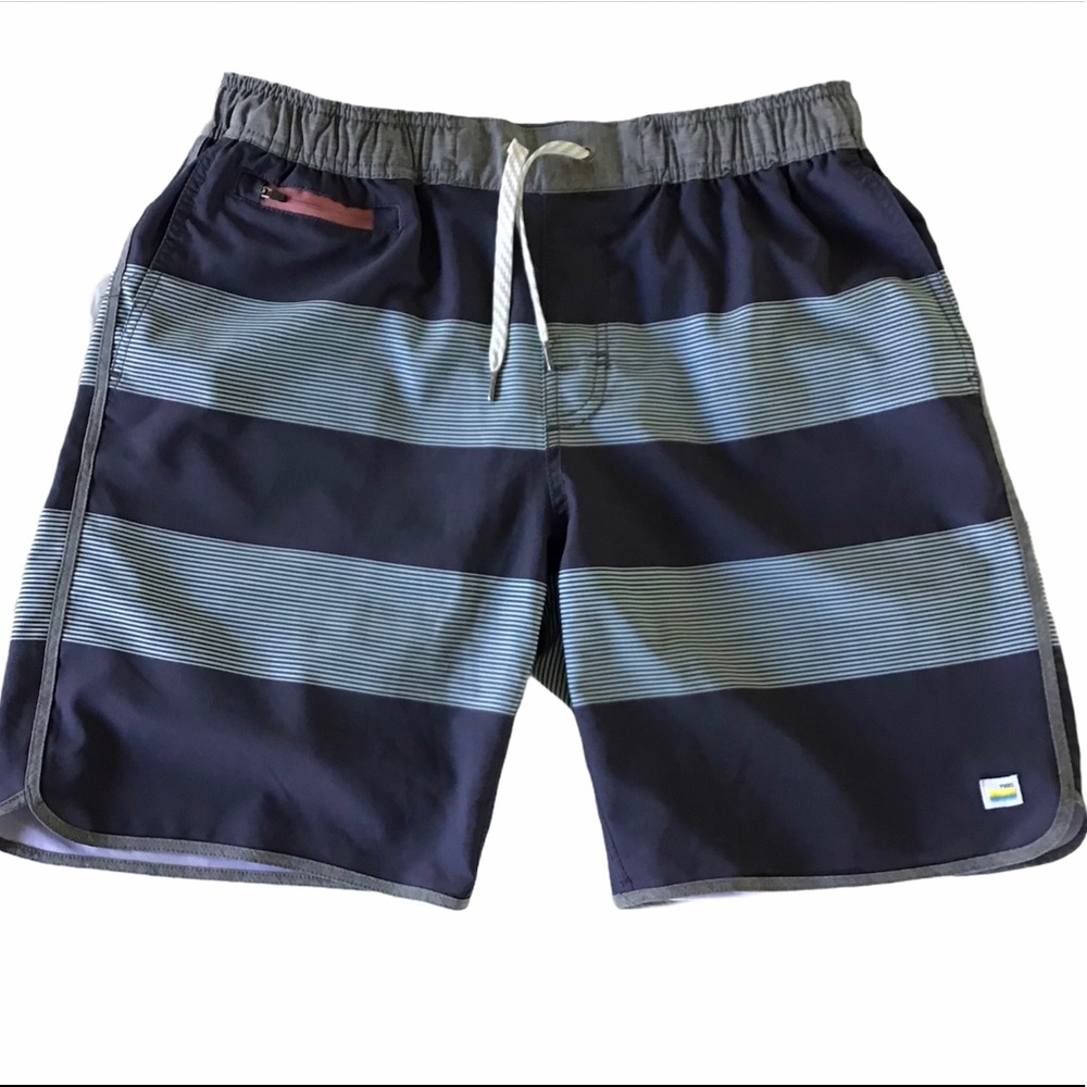 Vuori Board Shorts size Large
